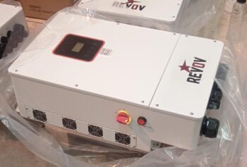Revov 8kw Hybrid Solar Inverter with 2 X 48v 100Ah Lithium Batteries