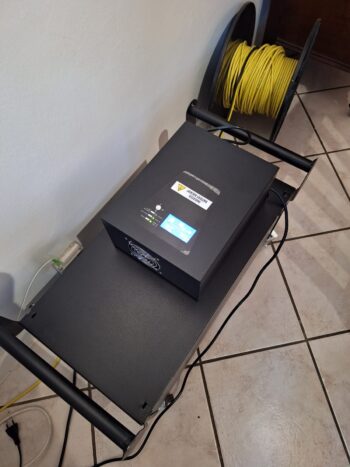 1000w Inverter with 200Amp h Lithium battery